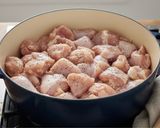 Foto del paso 1 de la receta Pollo en salsa verde con almendras