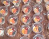 Foto langkah ke 4 dari resep Puding Buah Cup.