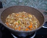 Foto langkah ke 5 dari resep Kwetiaw Goreng.