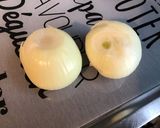 Une image de l'étape 1 de Oignons caramélisés aux épices.