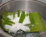 Foto langkah ke 3 dari resep Kue Putu Bambu (Versi Daun Pisang).