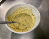Une image de l'étape 3 de Sauce salade moutarde cidre et herbes.