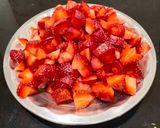 A picture of step 1 of Strawberry Halwa.