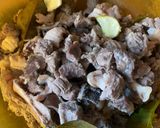 Foto langkah ke 1 dari resep Daging Sapi Goreng Asem.