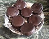 A picture of step 5 of Homemade Chocopie.