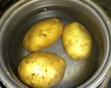 Foto langkah ke 1 dari resep Kentang Telur Goreng.