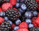 Une image de l'étape 1 de Crumble végan aux fruits rouges.