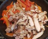 Foto del paso 2 de la receta: Vegetales salteados con pollo