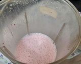A picture of step 3 of Strawberry crushed milk shake with vanilla ice cream.
