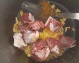 عکس مرحله 1 از دستور خورش بامیه با غوره و پوره گوجه