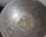 A picture of step 2 of Spicy Roti Upma.
