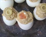 Foto del paso 2 de la receta: Huevo relleno parado!