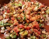 Foto del paso 12 de la receta: Cazuela de pollo con patatas, en salsa de berenjenas y okra