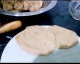 अजवाइन पूरी (Ajwain Puri recipe in hindi) रेसिपी चरण 2 फोटो