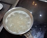 Une image de l'étape 1 de Riz sauté crevette et champignon.