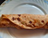 A picture of step 12 of Egg roll.