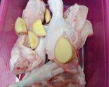 Foto langkah ke 2 dari resep Sop Ayam Jahe.