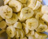 Foto del paso 1 de la receta: TORTA DE 🍌BANANA🍌 CON CACAO Y TROZOS DE 🍫CHOCOLATE 🍫