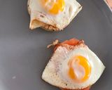 Foto del paso 3 de la receta: Tostadas de maíz 🌽, huevos 🍳 y salmón ahumado 🐟