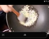 A picture of step 3 of Hare pyaz ki kachori.