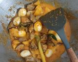 Foto langkah ke 3 dari resep Sambal Goreng Hati, Kentang, Telur Puyuh (Balita Friendly).