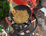 Foto del paso 6 de la receta: Migas de harina con tocino, jamón bacon, salchichas, pimiento y ajo