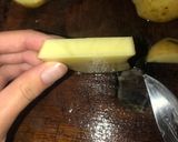 Foto del paso 1 de la receta: Papas rústicas crocantes (al horno)