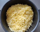 A picture of step 3 of Savoyard Fondue.