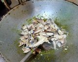 Foto langkah ke 5 dari resep 997. Sambal Pindang Tongkol Cabe Hijau.