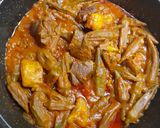 عکس مرحله 3 از دستور خورش بامیه با غوره و پوره گوجه