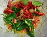 Foto langkah ke 6 dari resep 77. SAMBAL GORENG KULIT AYAM KRISPI PEDAS MANIS.