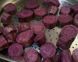 Foto langkah ke 1 dari resep Tumis Mentega Ubi Ungu.