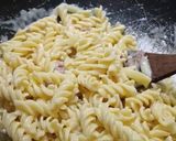Foto langkah ke 9 dari resep Fusilli Carbonara cabe rawit.