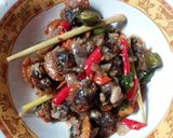 Foto langkah ke 3 dari resep Kerang tumis pedas.