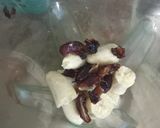 A picture of step 1 of Banana shake fruit chat😋.