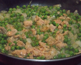 Foto del paso 2 de la receta: Pasta integral con atún y guisantes en un momento