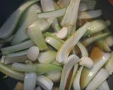 Foto del passaggio 3 della ricetta Pak choi in padella