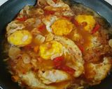 Foto langkah ke 3 dari resep Oseng Telor Mata Sapi.