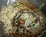 शेजवान नूडल्स विथ मंचूरियन (Schezwan noodles with manchurian recipe in Hindi) रेसिपी चरण 9 फोटो
