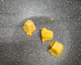 家常蟹黃豆腐的食譜步驟4照片