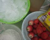 Foto langkah ke 1 dari resep Jus strawberry simple.