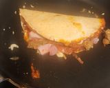 A picture of step 6 of Pizzadillas.