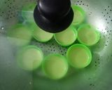 Foto langkah ke 4 dari resep Bolu kukus mini.