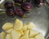 A picture of step 1 of Tangy Potato brinjal vegetable.