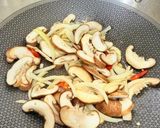 Gambar langkah 2 resipi 👩🍳Cendawan Shiitake Pak Choy Sos Tiram.