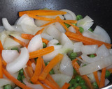 Foto del paso 3 de la receta: Salteado de pavo al wok para dieta