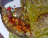 Foto langkah ke 6 dari resep Mujair Bakar Daun Pisang.