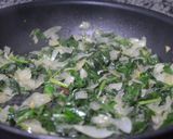 Foto del paso 3 de la receta Tortilla de patatas y espinacas rellena de queso fresco