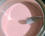 Hình bước làm 2 của món Bánh flan dâu tây 🍓🍓
