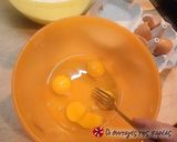 Φωτογραφία βήματος 5 της συνταγής Αλμυρά muffins με κρεμμύδια, μπέικον και τυριά